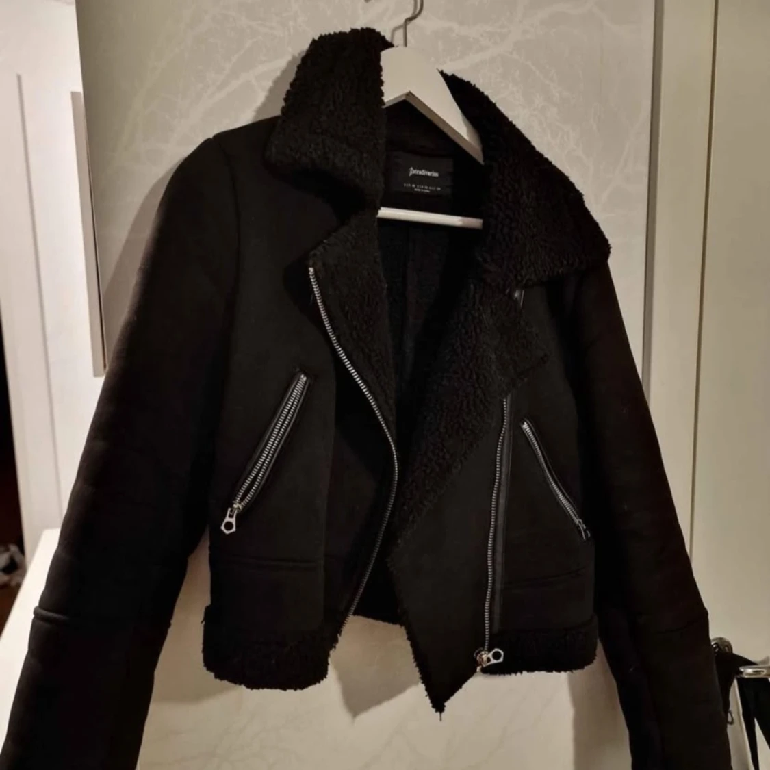 Svart jacka från Stradivarius 