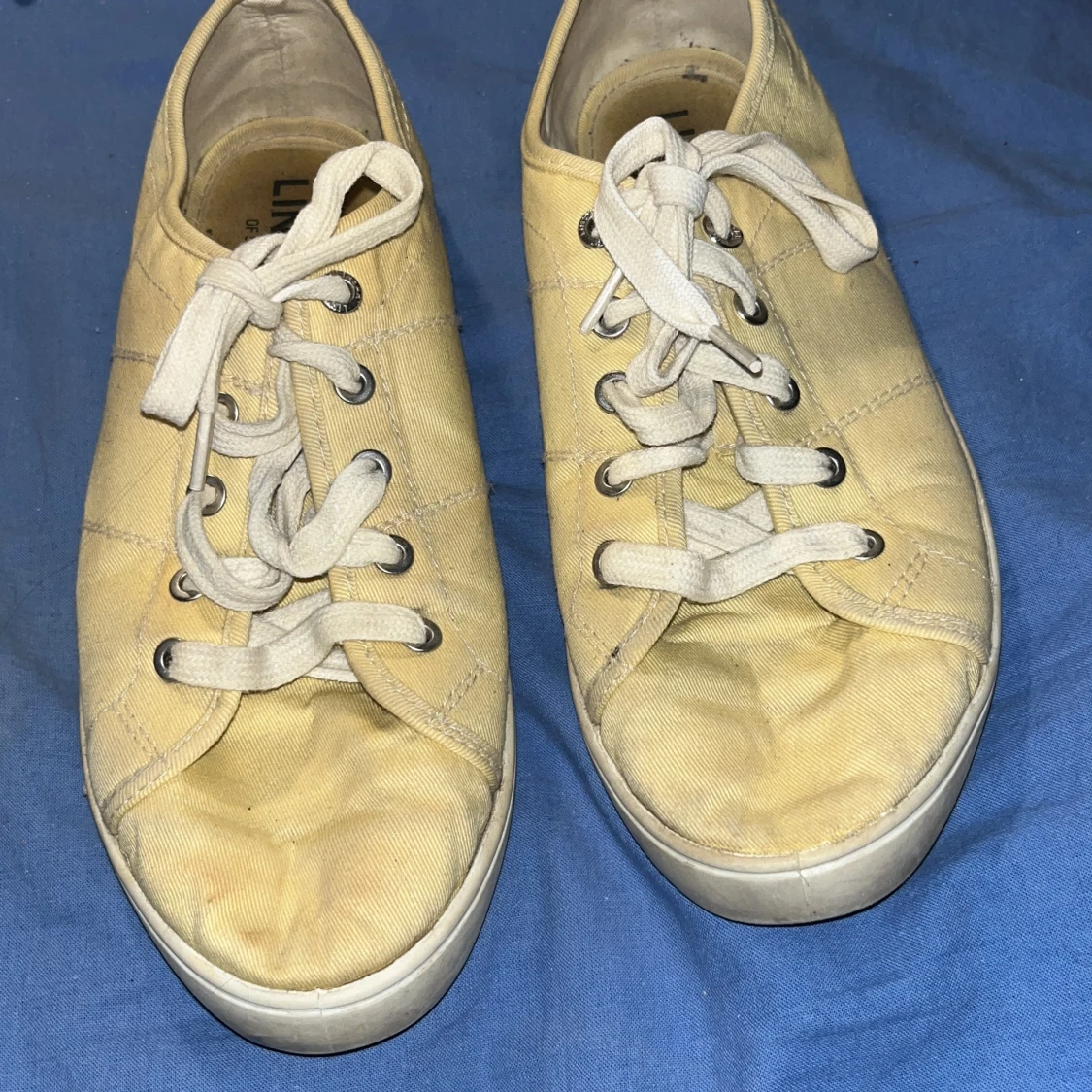 Gula sneakers från Linear of Sweden - 1