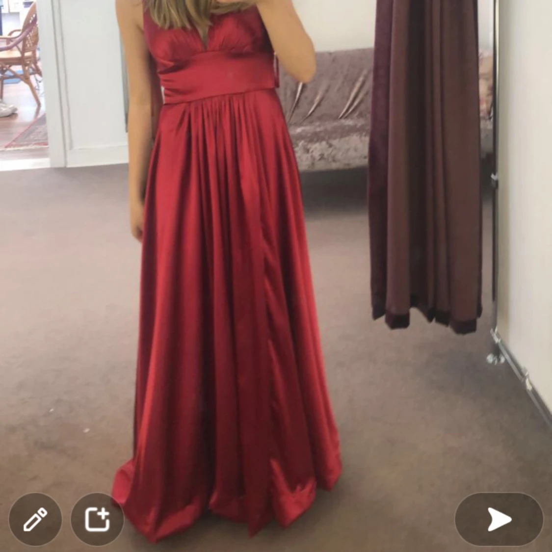 Vinröd balklänning  - 90