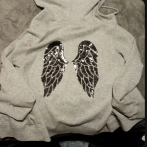 Victoria’s Secret hoodie - Som på bild, inte använd  ganska tunn