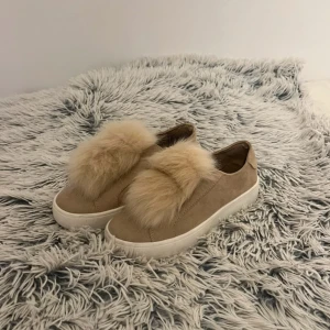 Steve Madden skor  - Sååå fina😍😍 säljer då de är lite trånga på mig som har storlek 38🥲