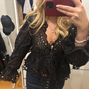 Hålig blus - Så fin hålig blus från H&M väldigt snygg!