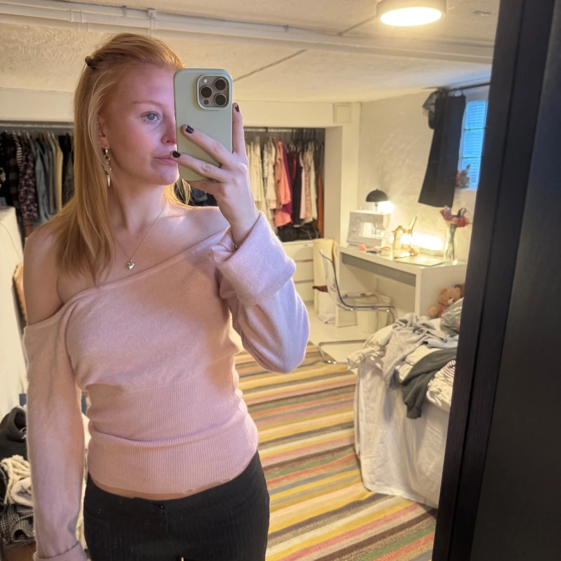 Rosa offshoulder tröja - 90