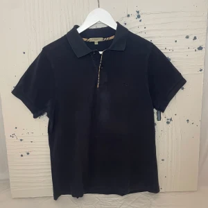 Burberry pike - Size Small, skick 9/10, svart!