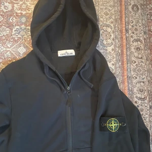 Stone Island  - Stone Island,bra skick,Size M,skriv för frågor