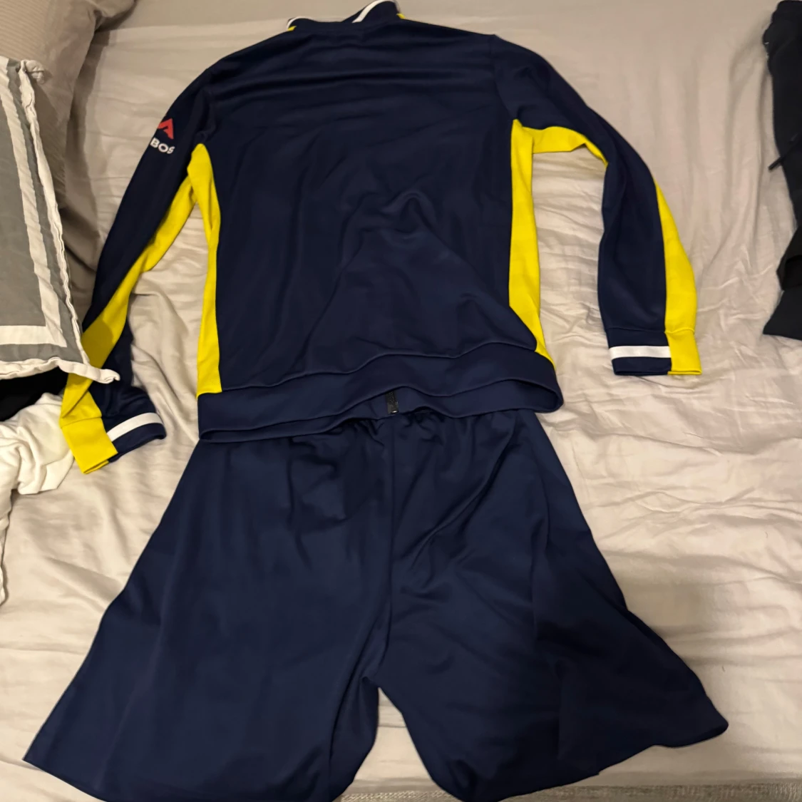 Landslags kofta och shorts  - 90