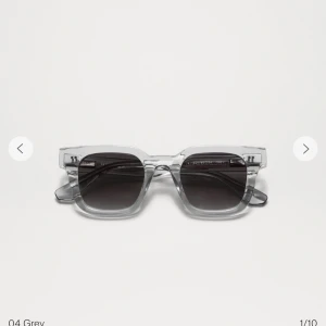 Chimi solglasögon 04 grå - Populära chimi glasögon. Bra skick! Skriv för bilder. Nytt pris 1400kr