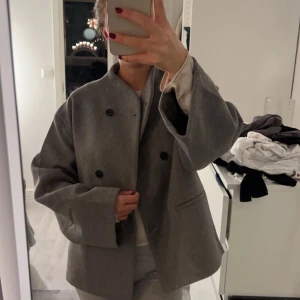 Hanna Schönberg x NA-KD  - Använd fåtal gånger där av är den i väldigt bra skick 