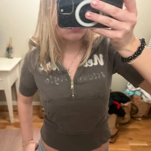 Så cool t-shirt hoodie❤️‍🔥 - Jättenice!!💘