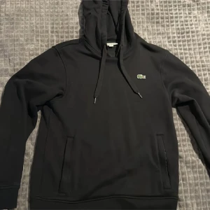 Lacoste hoodie - Najs 