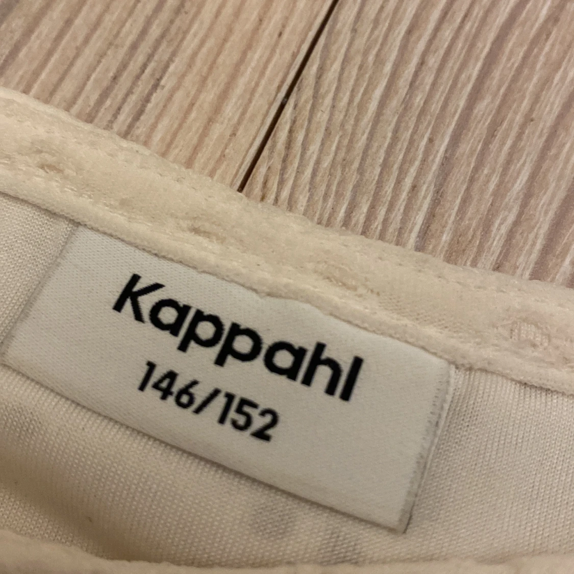 Tight Vit/beige söt topp från Kappahl!💕 storlek 146-152/XXS - 91
