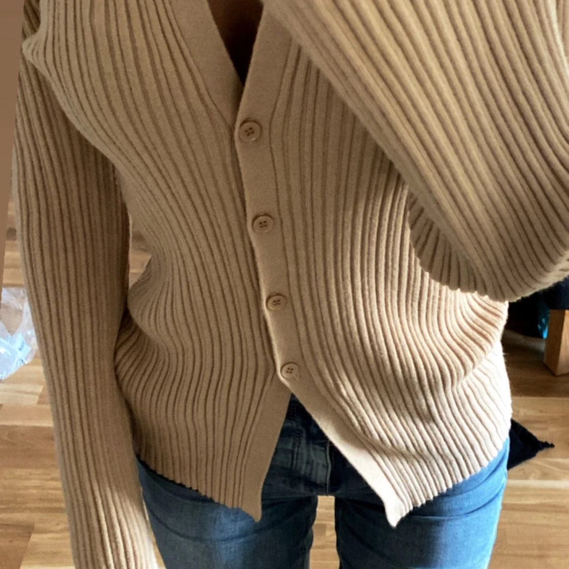 Beige ribbad kofta - 90