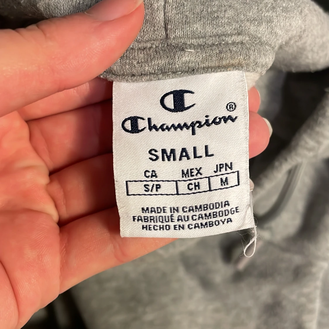 Grå hoodie från Champion - 91