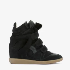 SÖKER i storlek 39 - Vill betala runt 1700 