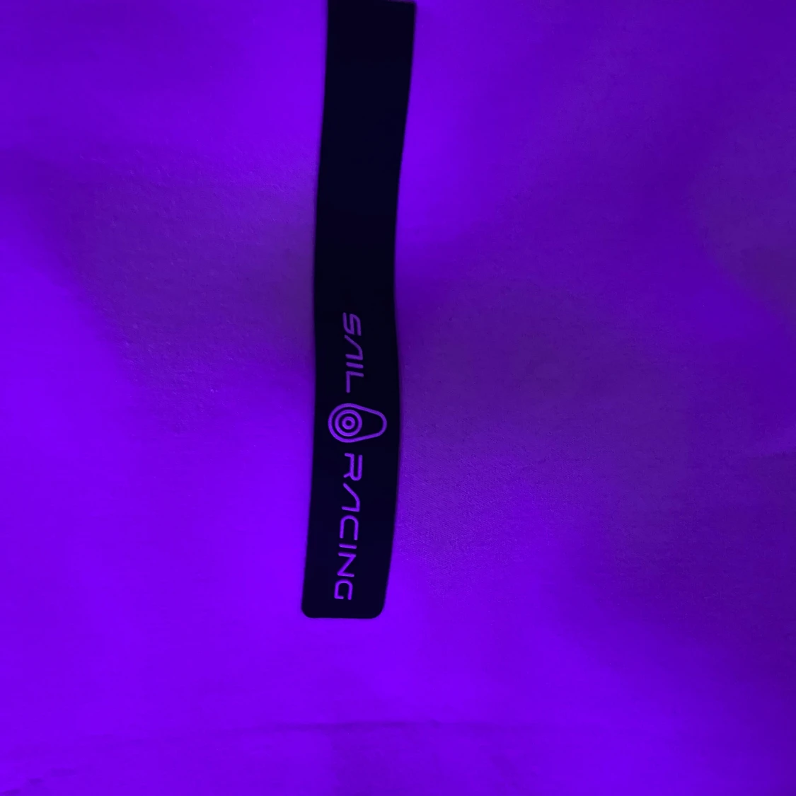 Vit hoodie från Sail Racing