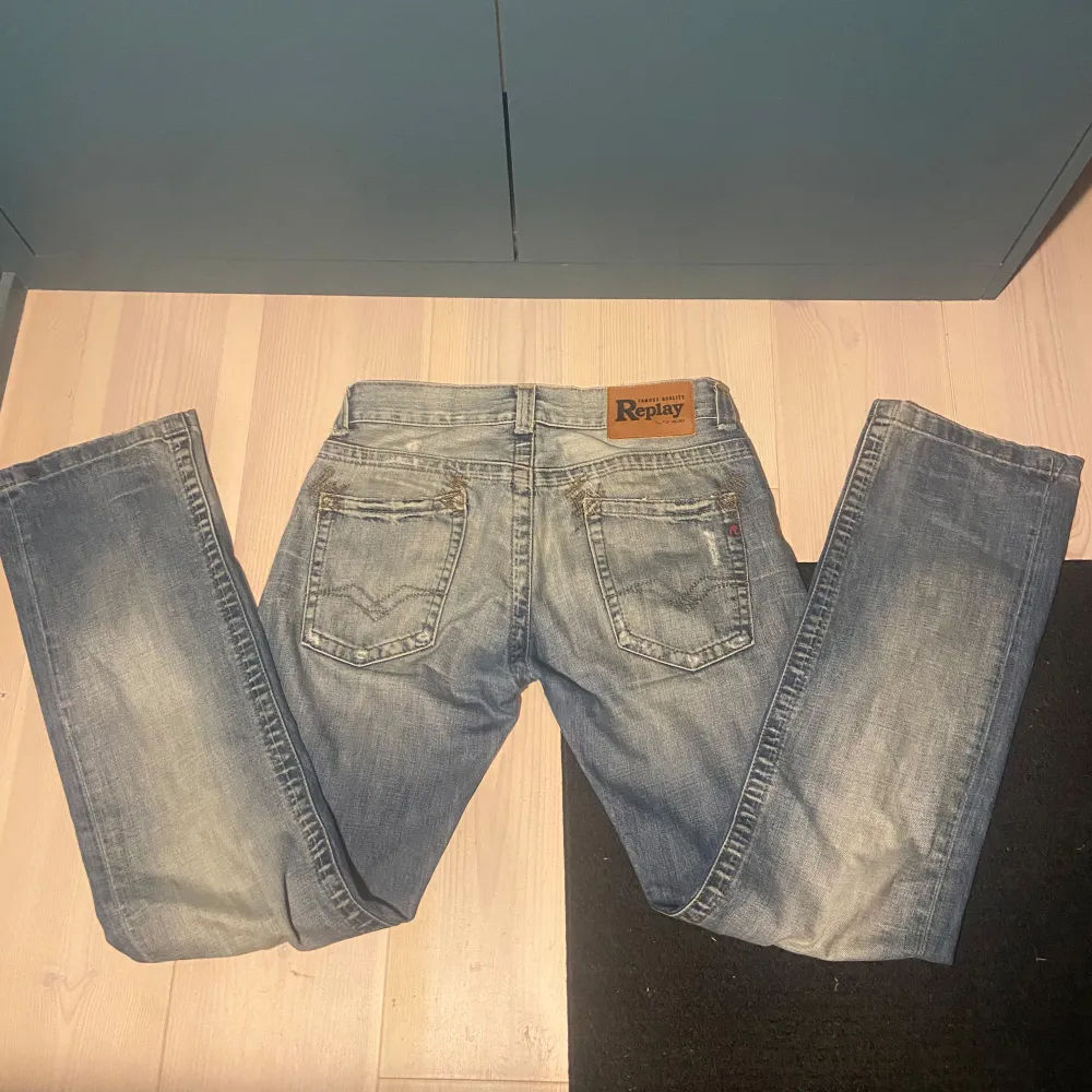 Säljer ett par jeans från Replay i bra skick. Skriv om ni undrar något mer🤗. Jeans & Byxor.