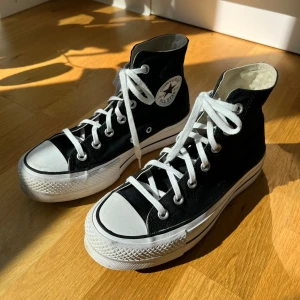 Svarta platform Converse - Svarta platform Convers, storlek 37🫶🏼