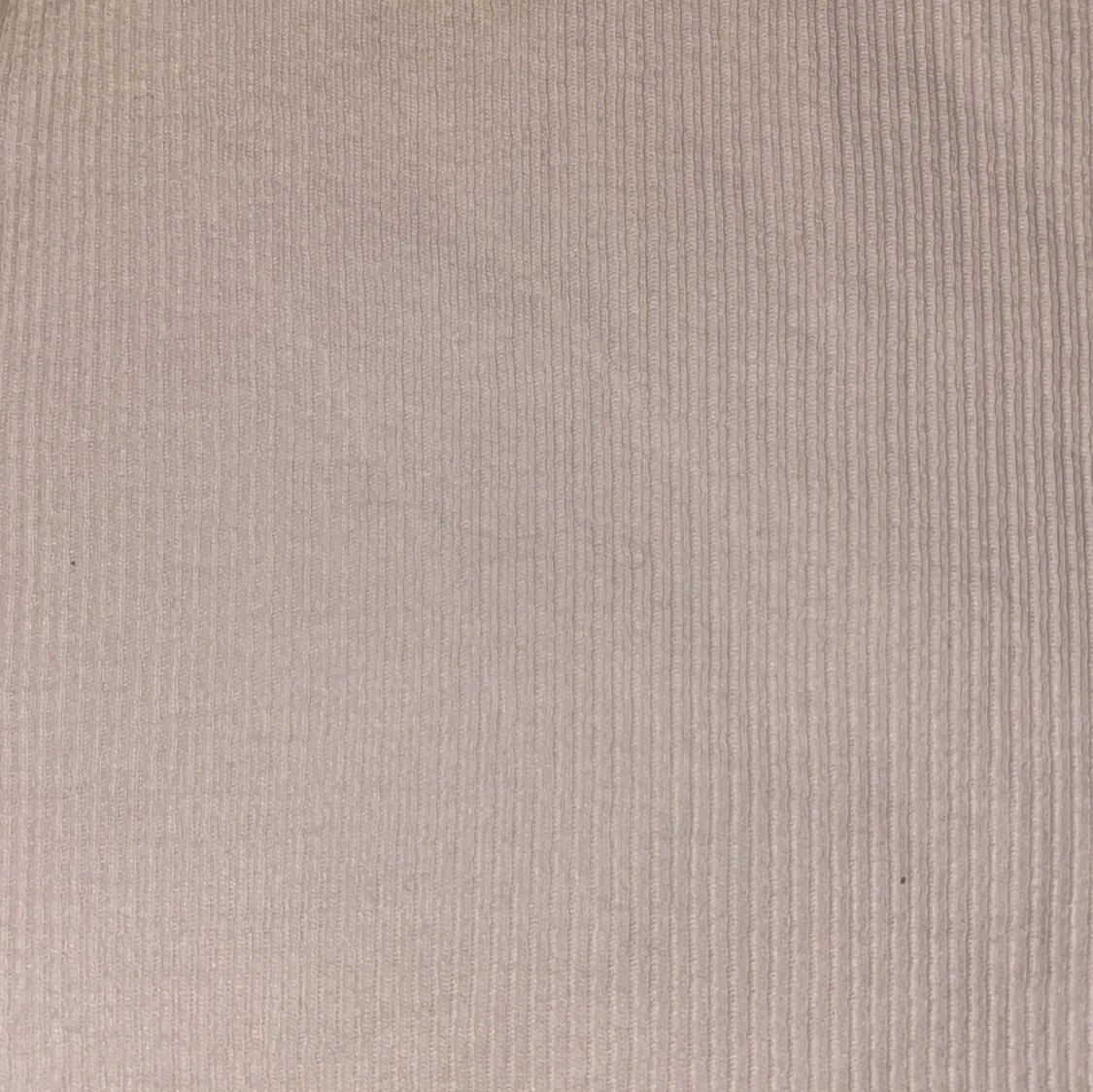 Vit ribbad crop-top från Pigalle - 91