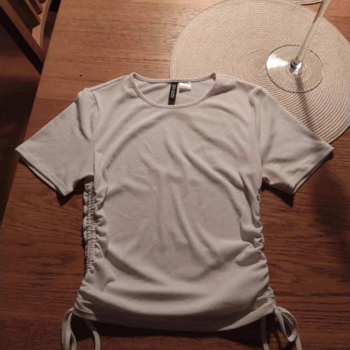 Ljus Beige kortärmad topp från H&M Divided - 1