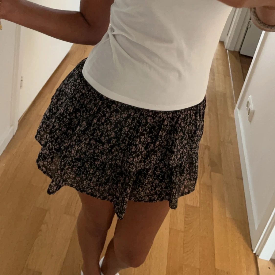 Blommig kortkjol - 1