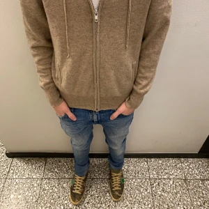 Phillipe Model Skor - Säljer nu dessa fräscha Phillipe Modell skor i kamouflage design| De är nästan i nytt skick bara använt 1-2 gånger, Inga defekter alls!| Perfekta nu till Våren/Sommaren!| Nypris är runt 3500 kr| Säljer pga dem var för småa| vid några frågor eller funderingar är det bara att höra av sig!