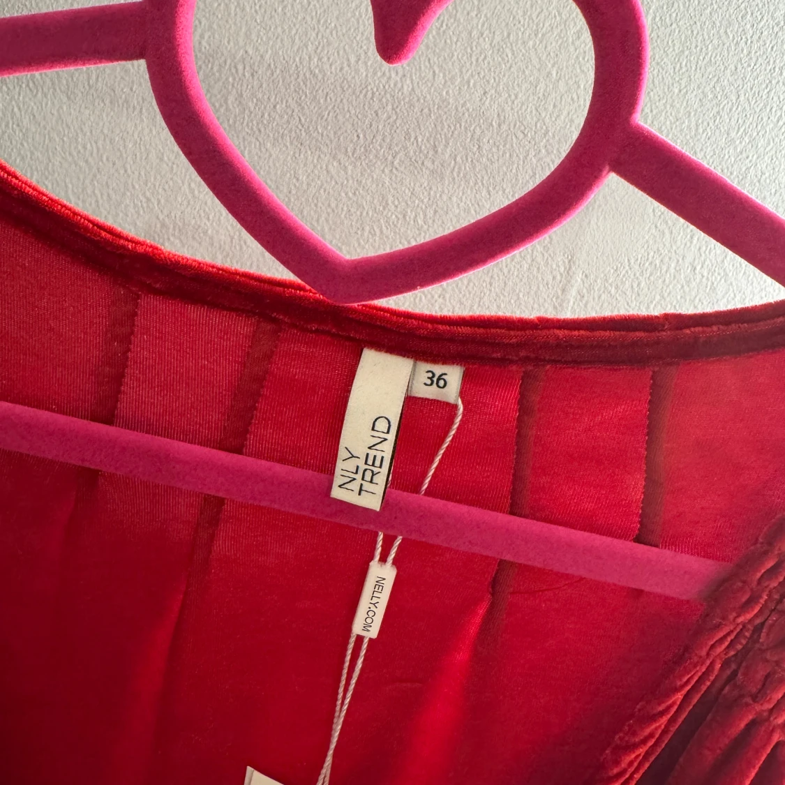 Röd omlottklänning från Nelly - 2