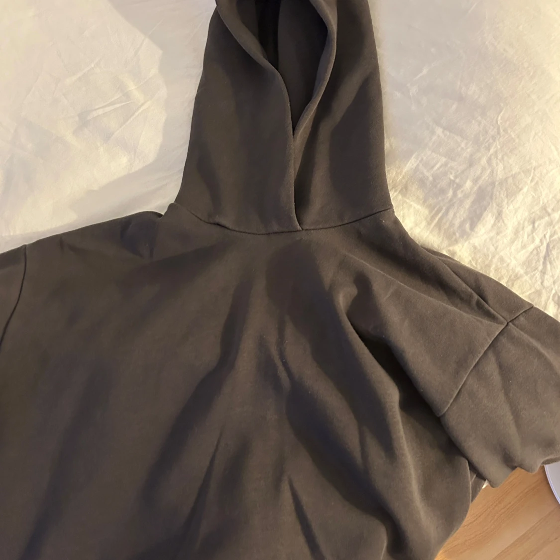 Mörkgrå hoodie - 2