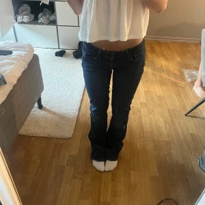 Levis bootcut lågmidjade jeans - Säljer mina jätte fina Levis jeans då de inte kommer till användning längre, pris kan diskuteras.