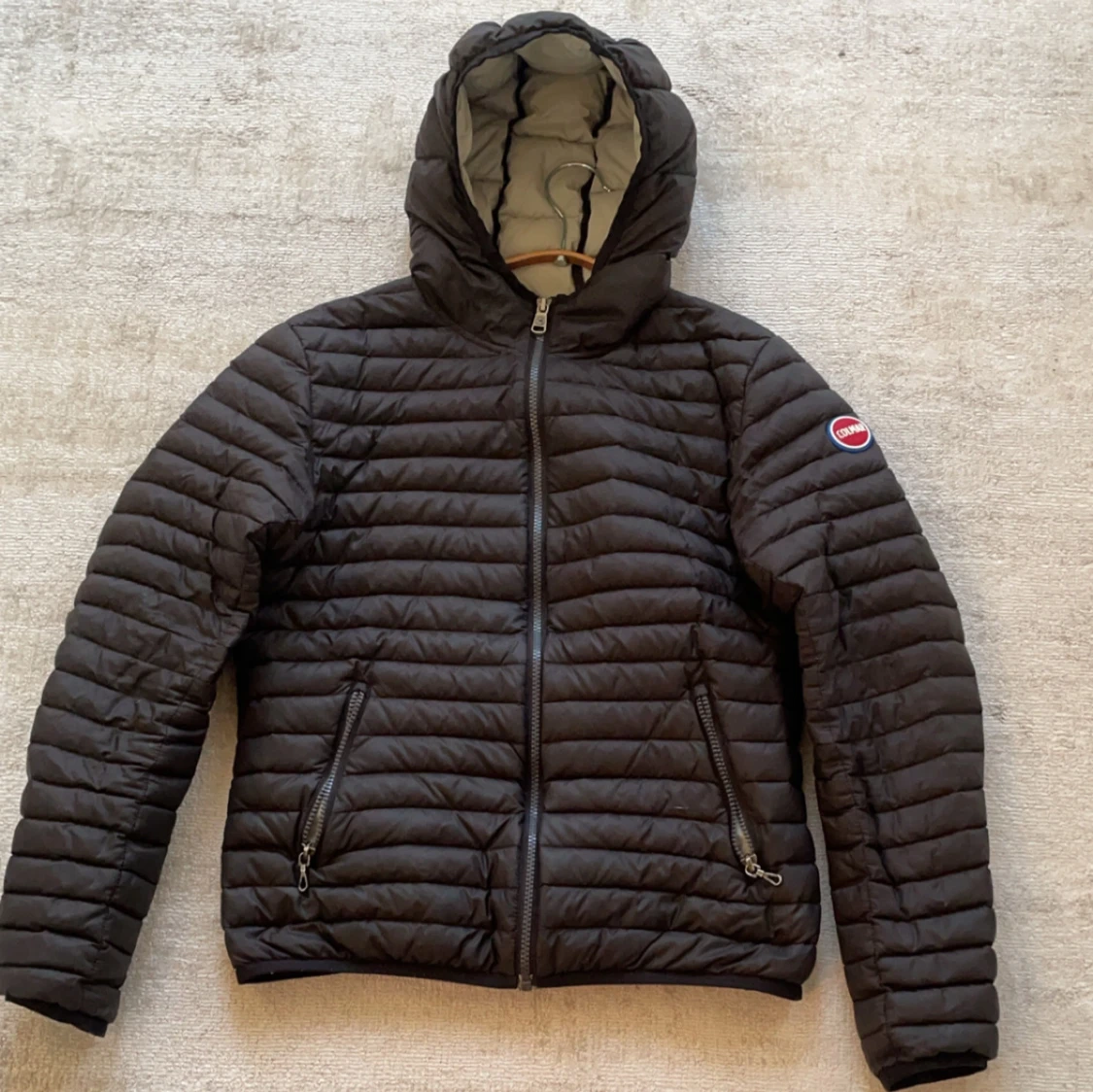 Svart pufferjacka från Colmar