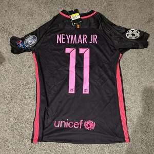 Neymar fotbollströja - Säljer ny fotbollströja