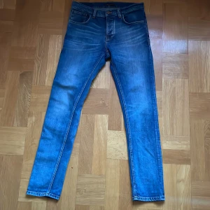 Nudie Jeans - Snygga jeans från nudie i modellen Tilted Tor. Inga defekter. Skicka ett meddelande om du har någon fråga, priset är ej hugget i sten!