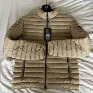 Beige quiltad jacka från Colmar - Helt ny Colmar jacka för endast 2000kr ny pris 3500kr 