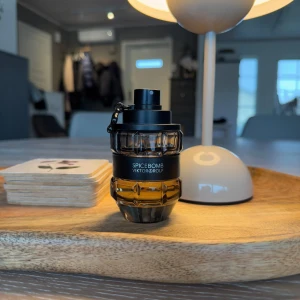 Viktor&Rolf Spicebomb EDT - ‼️Pris Diskuterbart‼️(40-45/90)ml. Kvitto finns! Box finns tyvär ej. Köp och byten är intressant. 