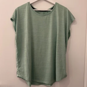 Träningstshirt - Träningstshirt från SOC 