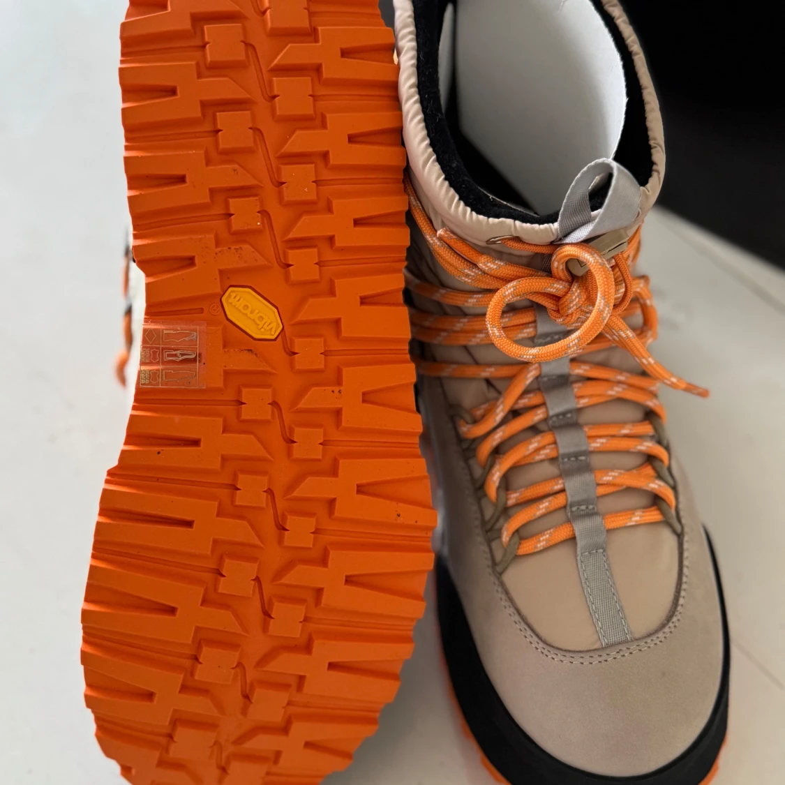 Inuiki Kebenelaise - Beige och orange boots med snörning - 2