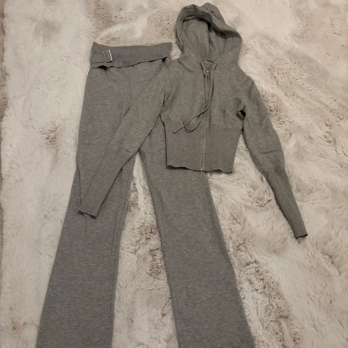 sälja mitt beiga nästan oanvända Catania set 