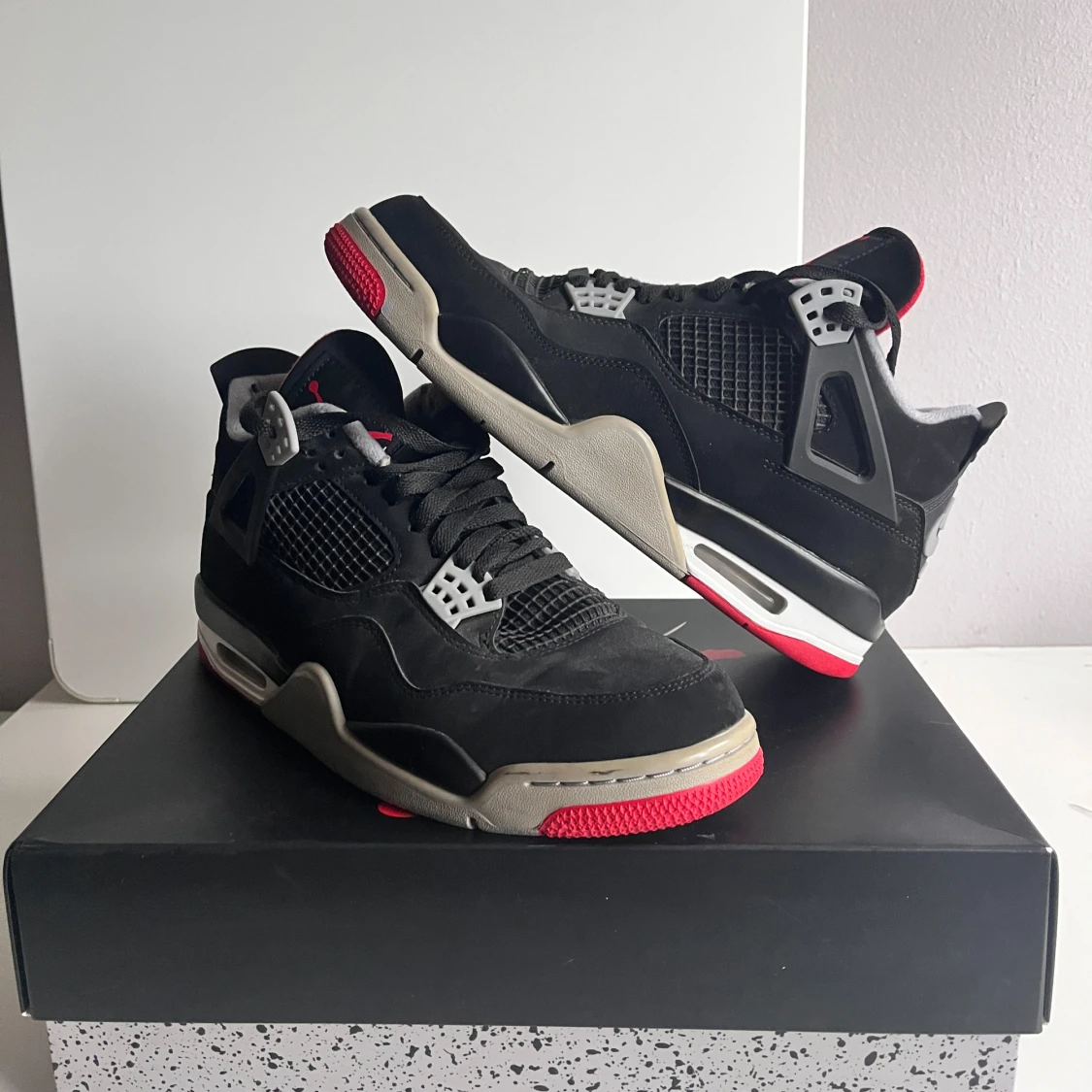 Nike Air Jordans 4 bred - 1