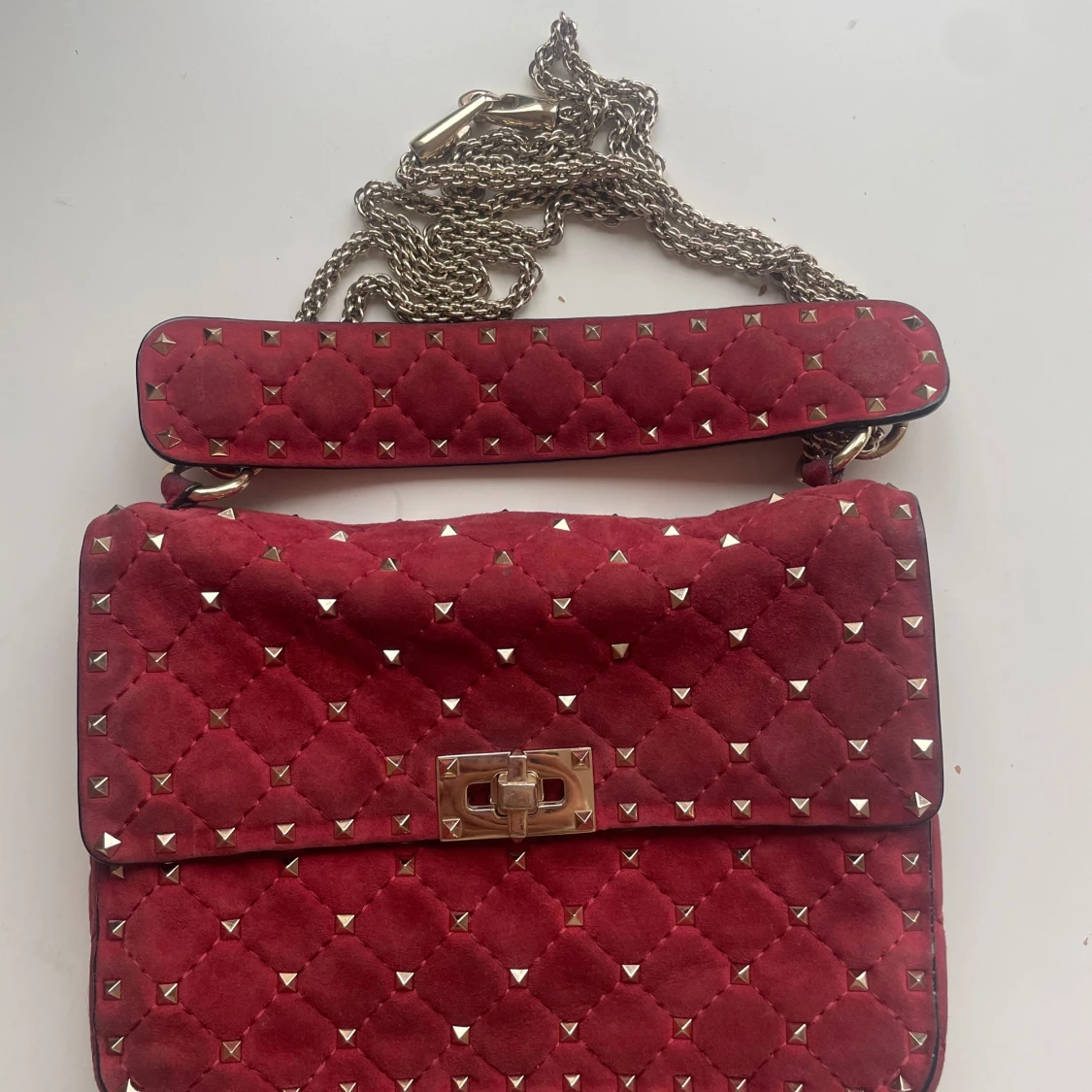 Röd quiltad axelväska från Valentino