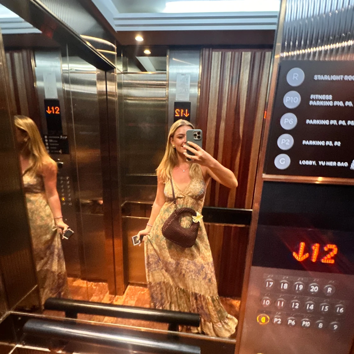 Blommig långklänning