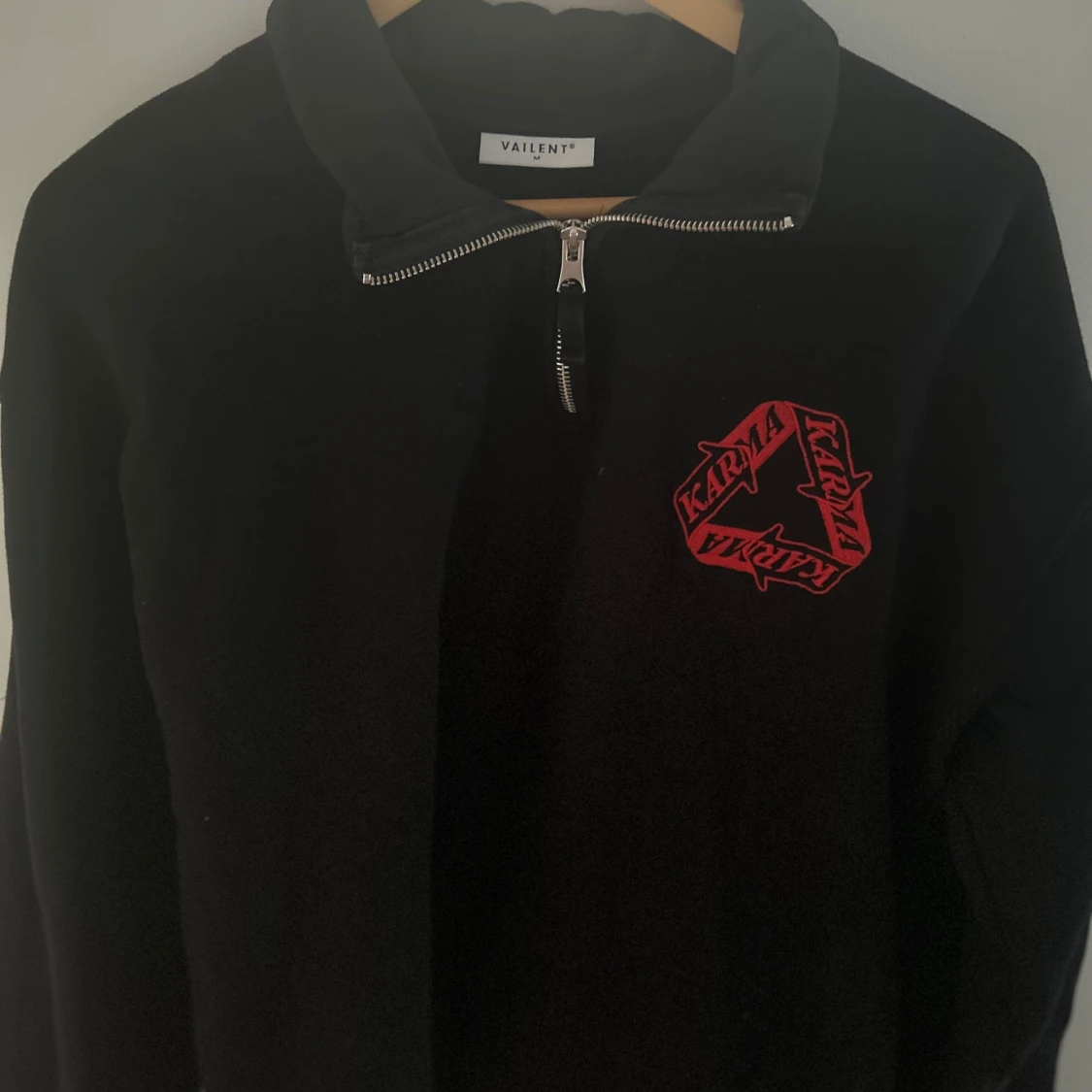 Svart tröja från Vailent - 2