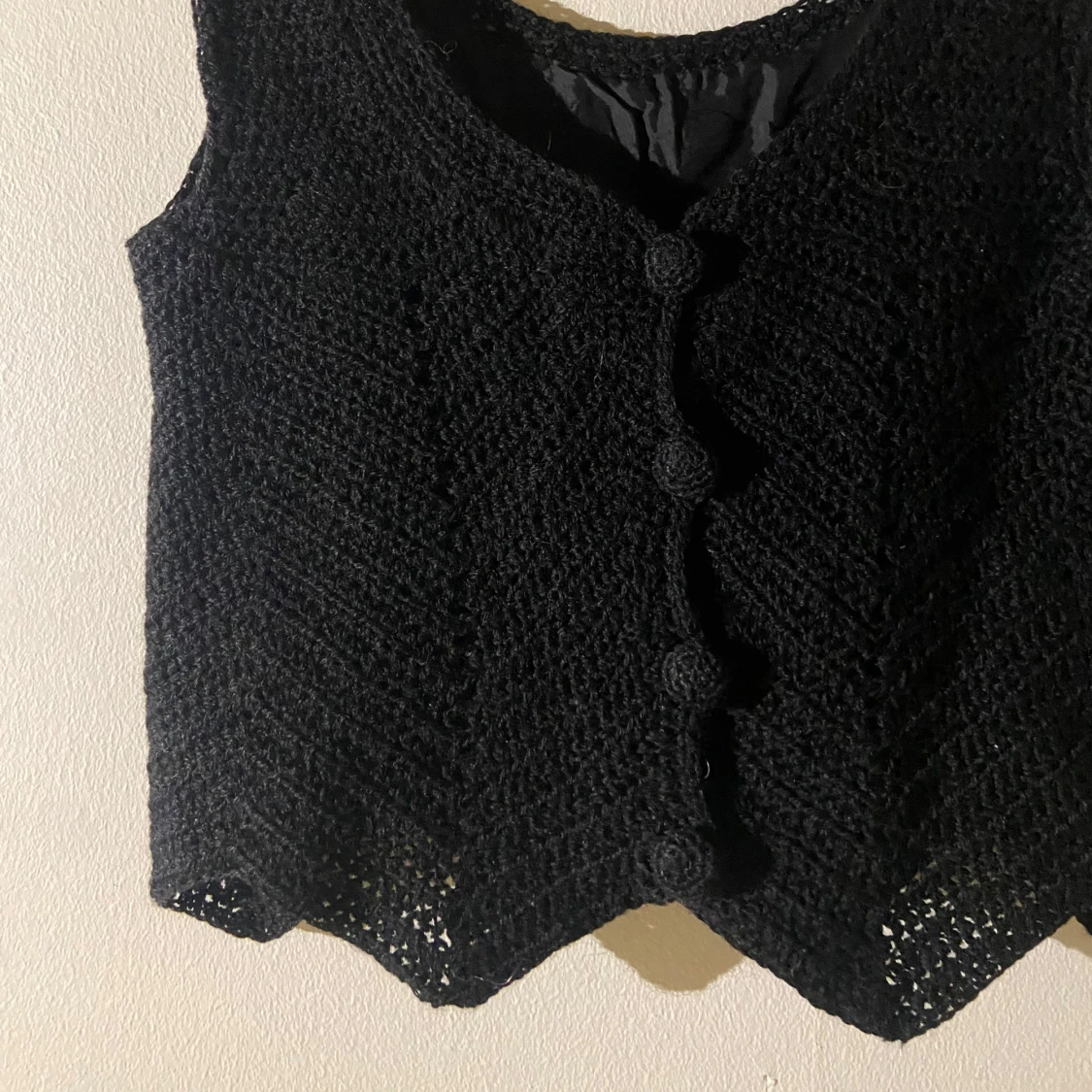 Svart stickad väst - 1