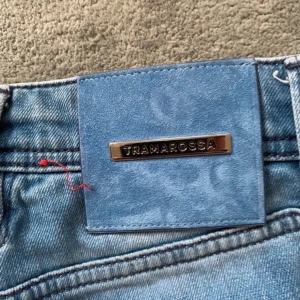 Tramarossa jeans - Hej säljer ett par jeans från märket tramarossa modellen är Leonardo vilket motsvarar slimfit