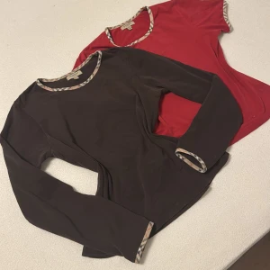 Vintage burberry tröjor  - Super snygga vintage tröjor från burberry, storlek M-L men känns mer som S-M  499kr styck! Båda 899kr