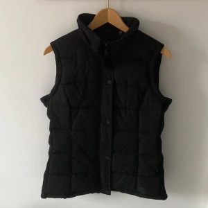 Tjejväst Från CK - 99kr 