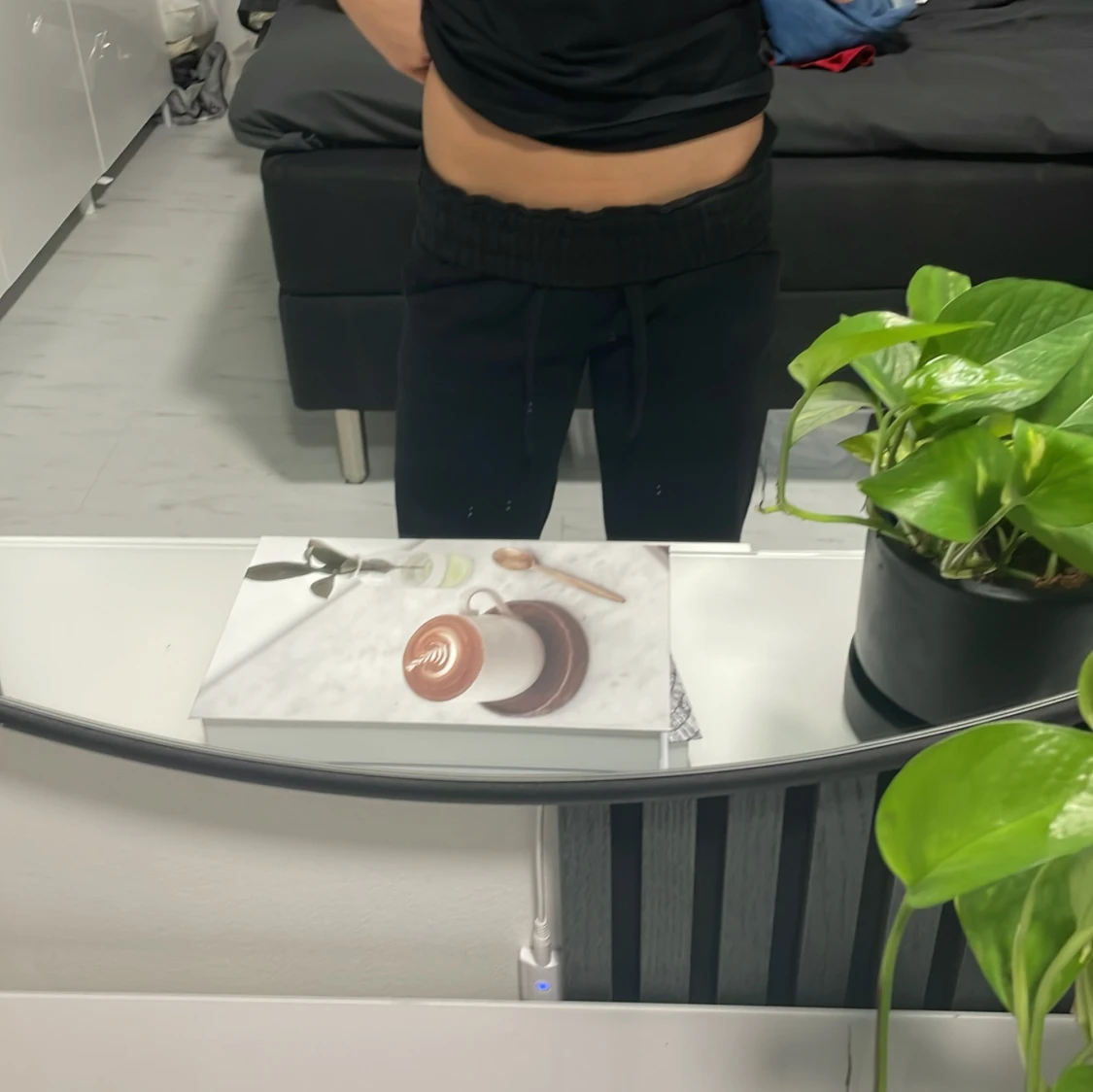 Svarta mjukisbyxor med snörning - 2