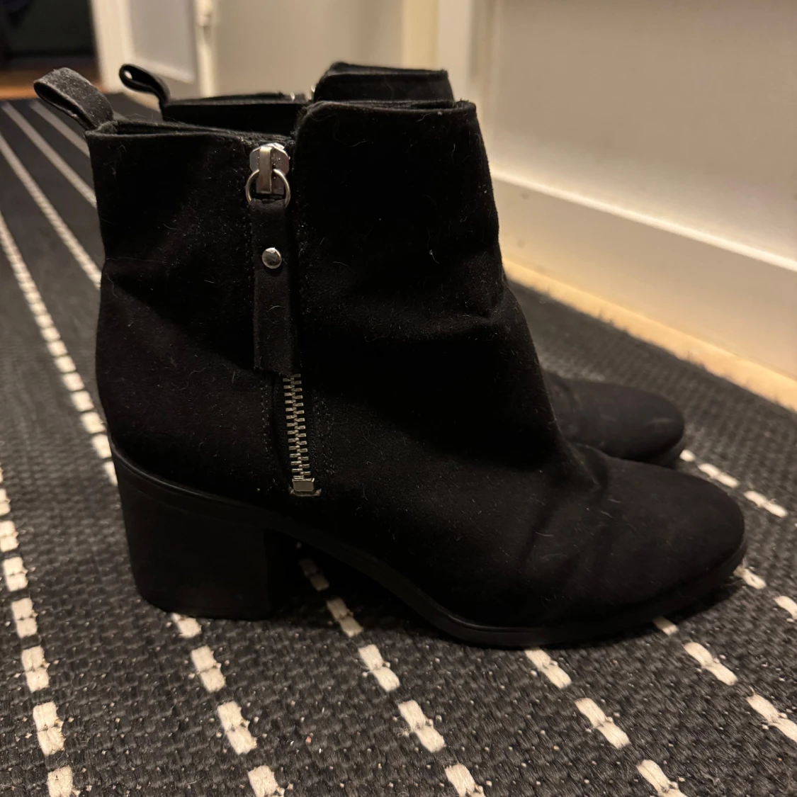 Svarta boots med dragkedja - 1