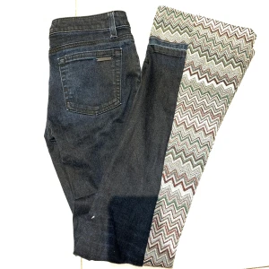 Zigzag jeans  - Lågmidjade. Liknar missoni.