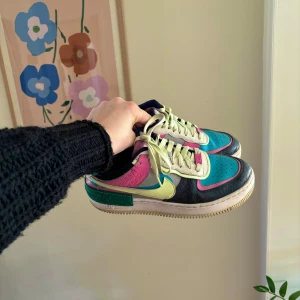 Nike air force - Superfina! Använt en del men fortfarande bra skick🩷🩵🧡💛💚
