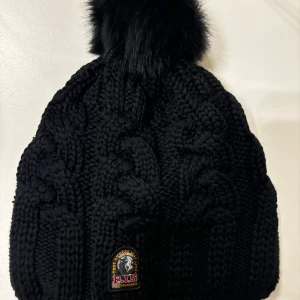 Parajumper mössa - Mössa aldrig använd helt ny 