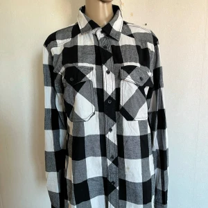 Emp skjorta flanell rutig  - Inget att anmärka på 